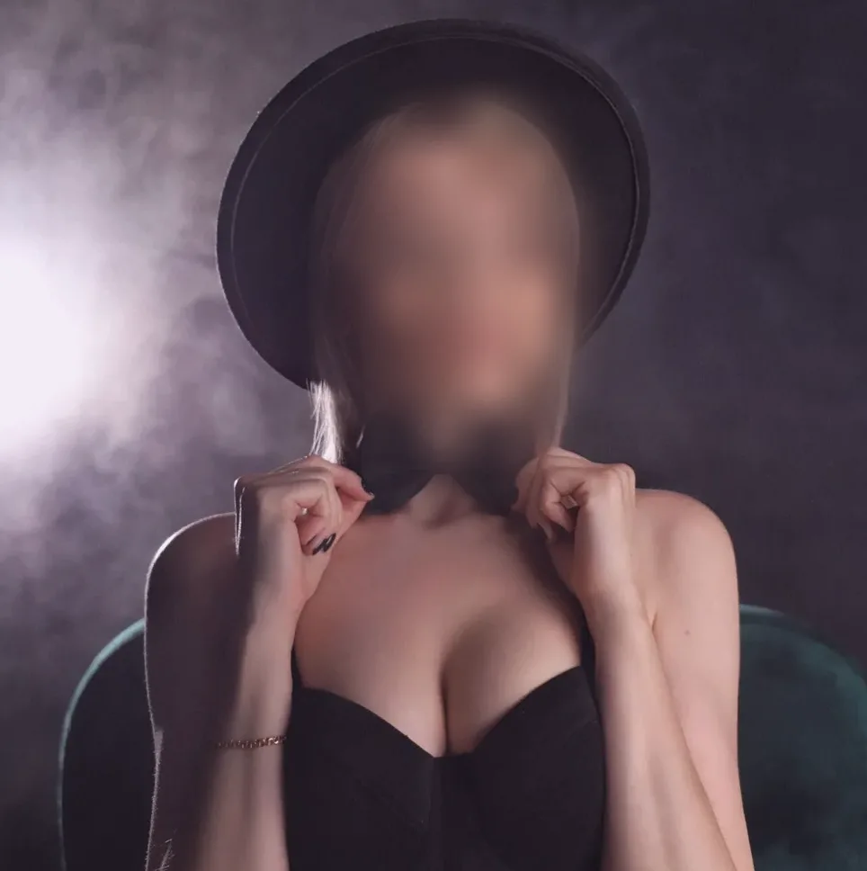 Ella, 39