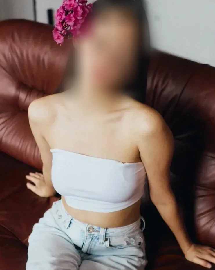 Fanni, 24