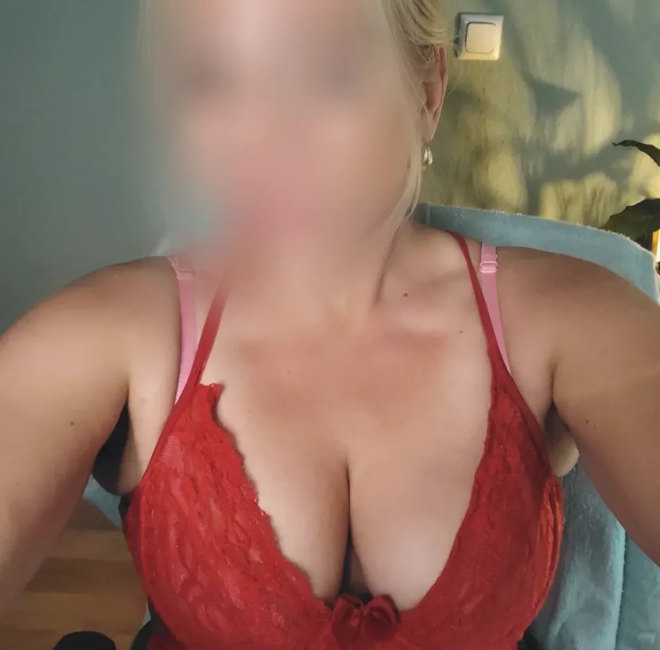Iina, 37